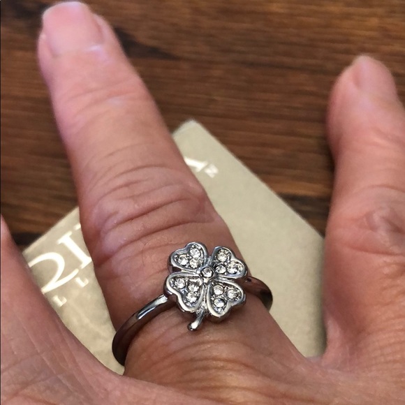 Arielle pave clover ring collection silver plated - Picture 2 of 2